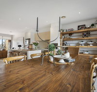 Comfy Coast Drive Condo - Food Delivery Shop