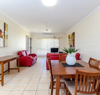 Como Apartments Gladstone - Food Delivery Shop
