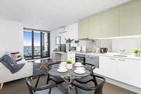 Complete Host Hudson Apartments - Food Delivery Shop 1