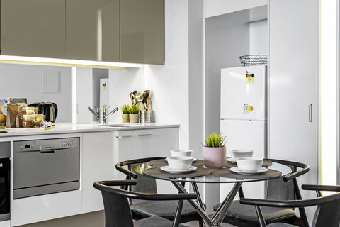 Complete Host Hudson Apartments - Food Delivery Shop 3