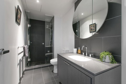 Complete Host Wrap Apartments - Food Delivery Shop 1