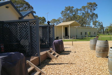 Coonawarra Cabins Unit B - Food Delivery Shop 2