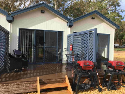 Coonawarra Cabins Unit B - Food Delivery Shop 1