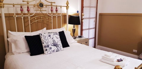 Coppers Hill Private Accommodation - Food Delivery Shop 0