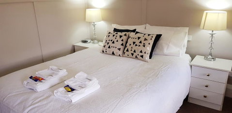 Coppers Hill Private Accommodation - Food Delivery Shop 2
