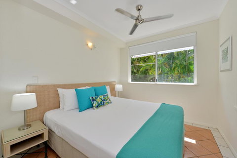 Coral Apartments Port Douglas - Food Delivery Shop 1