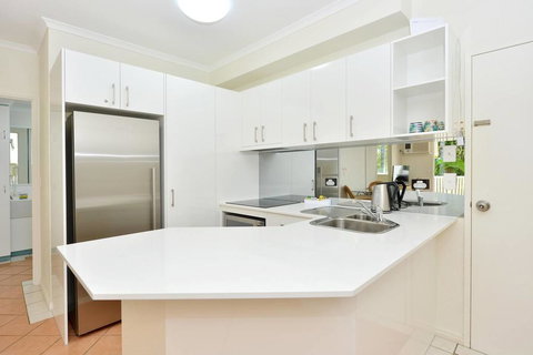 Coral Apartments Port Douglas - Food Delivery Shop 2