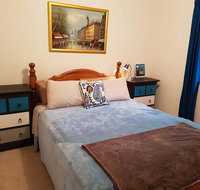 Cosy Quiet Bedroom Ferny Grove - Food Delivery Shop
