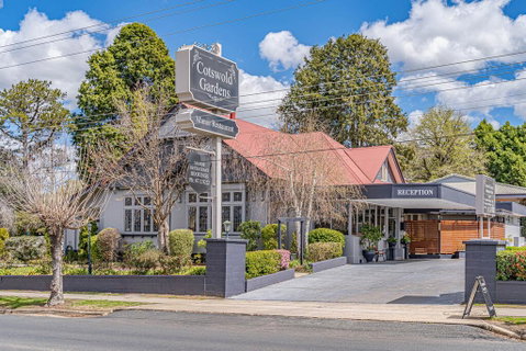 Cotswold Gardens - Food Delivery Shop 3