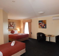 Cotswold Motor Inn - Food Delivery Shop