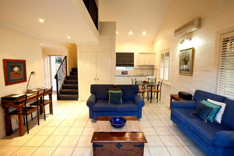 Country Apartments - Food Delivery Shop 0