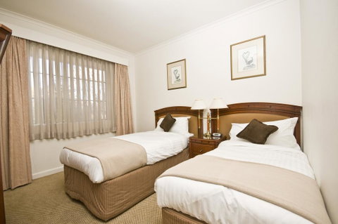 Country Plaza Motel - Food Delivery Shop 3