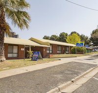 Country Roads Motor Inn - Food Delivery Shop
