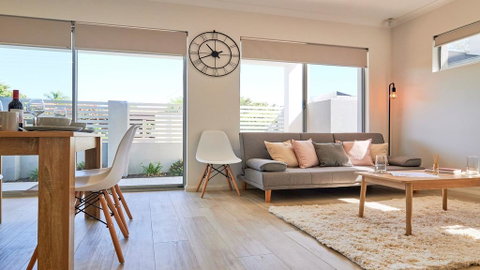 Cozy & Central Apt At Garden City - Free WiFi - Food Delivery Shop 1