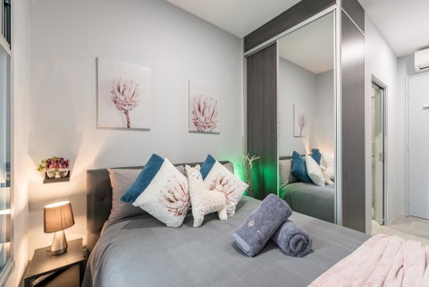 Cozy 2BR Unit In Sydney CBD Near Train UTS DarlingHar&ICC&ChinaTown Sleeps6 - Food Delivery Shop 1