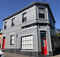 Cromwell Apartment - 3 Red Doors Battery Point - Food Delivery Shop