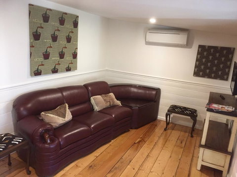 Darcy's Cottage On Piper - Food Delivery Shop 1