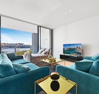 Darling Harbour Waterfront Luxury Apartment - Food Delivery Shop
