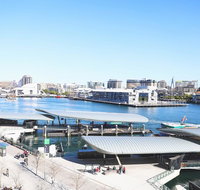 Darling harbour Waterview Luxury Apartment - Food Delivery Shop