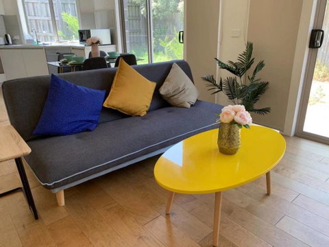 Delicate And Peaceful Bundoora Townhouse 7 - Food Delivery Shop 0