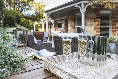 Diggers Beach Cottage - Food Delivery Shop 2