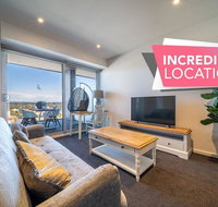 Divinity on Morphett - In the heart of the CBD - Free Wifi - Nespresso - Food Delivery Shop