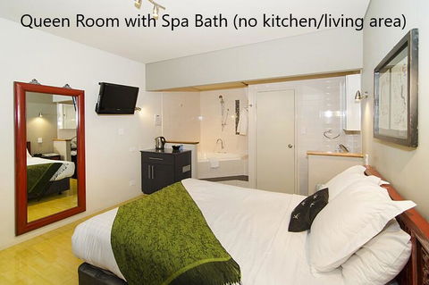 Dunsborough Bay Village Resort Apartments - Food Delivery Shop 2