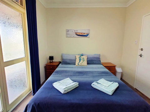 Dunsborough Beach Lodge - Food Delivery Shop 1