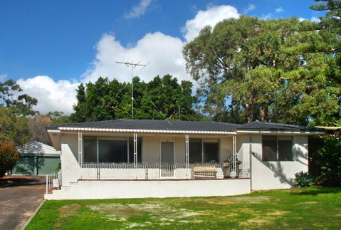 Eagle Bay Beach House - Food Delivery Shop 0