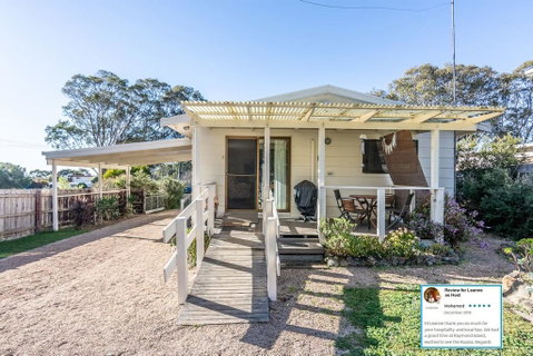 Eagle Bay Cottage - Food Delivery Shop 3