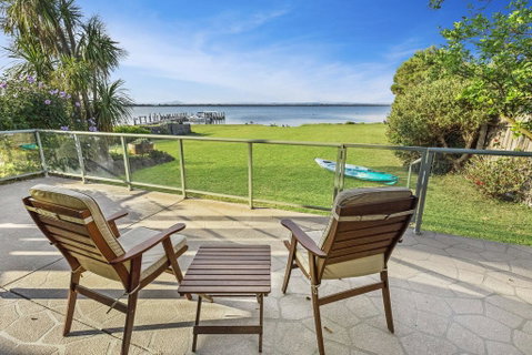 Eagle Point Getaway - Waterfront Serenity! - Food Delivery Shop 0