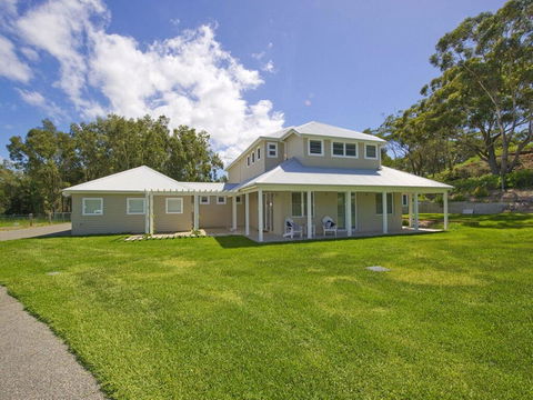 Echo Beach House, 16 Reflections Dr - Luxurious House With Magnificent Pool And Ducted Air - Food Delivery Shop 0