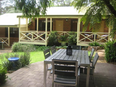 Edge Of The Forest Motel And Cottage - Food Delivery Shop 0