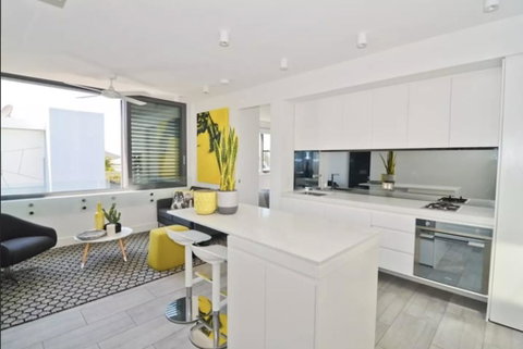 EIGHT TWO NINE TWO V: BONDI BEACH - Food Delivery Shop 0