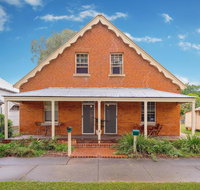Eliza 1875 Red Brick Duplex Townhouse - Food Delivery Shop