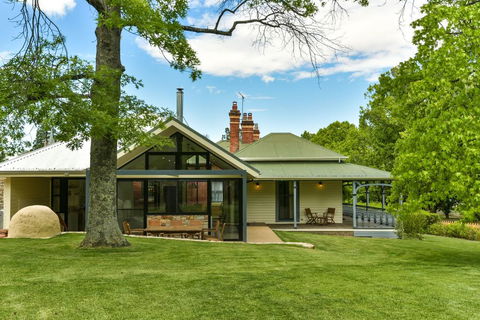 Elm Tree Lodge Beechworth - Food Delivery Shop 2