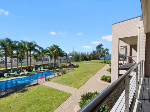 ELSINOR Townhouse 6 Mulwala - Food Delivery Shop 2