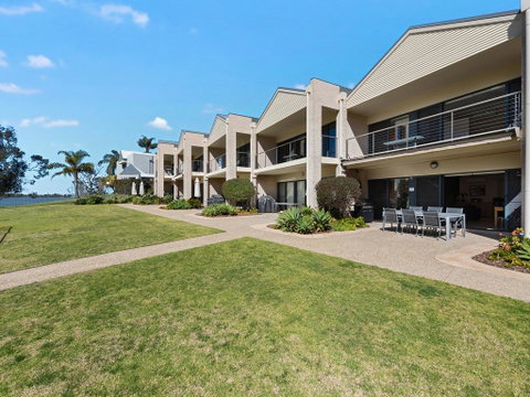 ELSINOR Townhouse 6 Mulwala - Food Delivery Shop 1