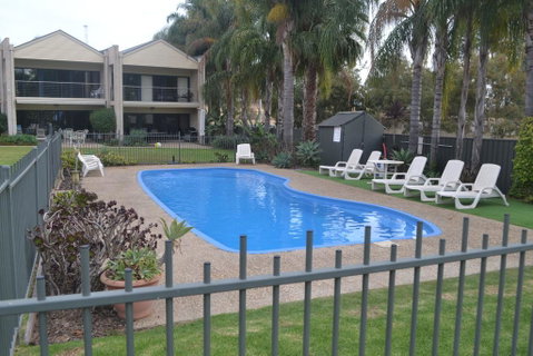 ELSINOR Townhouse 8 Mulwala - Food Delivery Shop 0