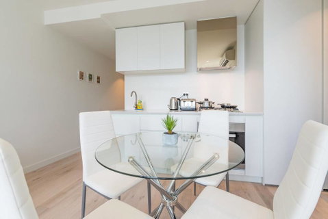 EQ Tower Luxury 1 Bedroom Central Melbourne - Food Delivery Shop 3