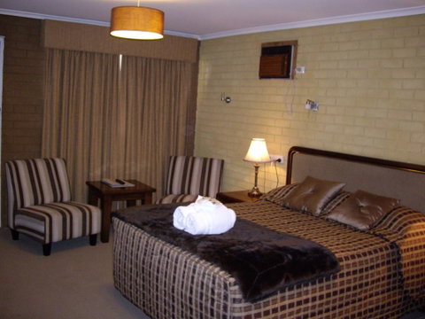 Estelle Kramer Motel - Food Delivery Shop 2