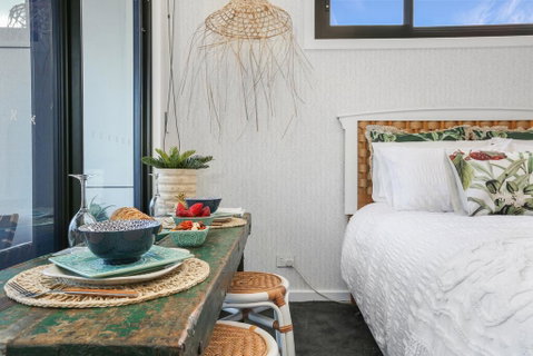 Eternity 141 - Room With Private Bathroom, Balcony Bed & Breakfast - Food Delivery Shop 3