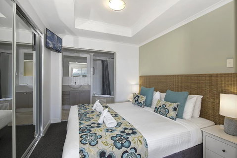 Ettalong Beach Luxury Apartments - Food Delivery Shop 1