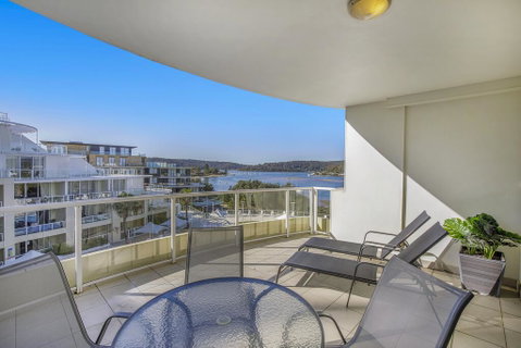 Ettalong Beach Luxury Apartments - Food Delivery Shop 3