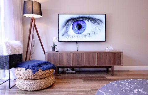 EVOLVE Near Adelaide CBD - Netflix / Wine / Lock Up Garage! - Food Delivery Shop 1