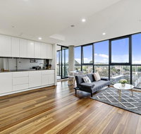 Executive City-centre Apartment with Parking - Food Delivery Shop