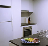 Executively Styled 2 Bed 2 Bath Perfect Location - Food Delivery Shop