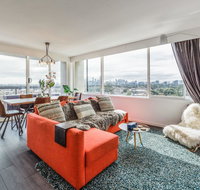 Exquisite 2 bed apartment with beach  city views - Food Delivery Shop