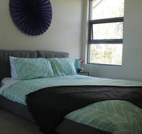 Exquisite Family Home Parking Close to CBD - Food Delivery Shop