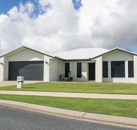 Family Friendly Holiday Home - Food Delivery Shop